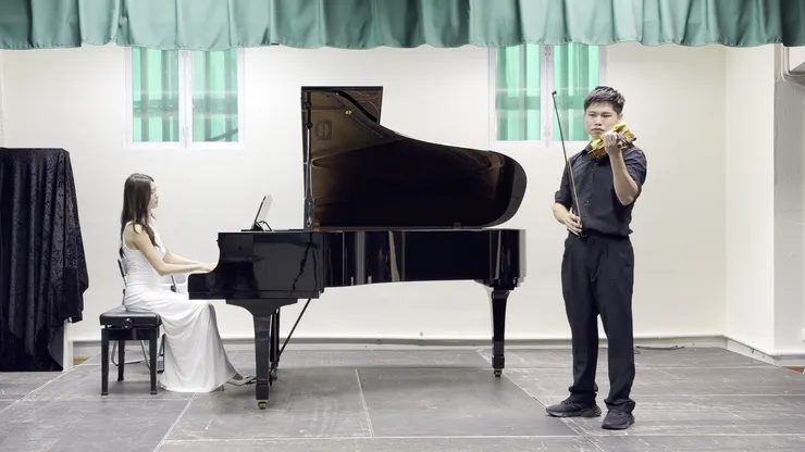 湯珮雯(鋼琴)、葉澤霖(小提琴)帶來柯勒律治-泰勒之《四首非洲舞曲》第一首的唱奏