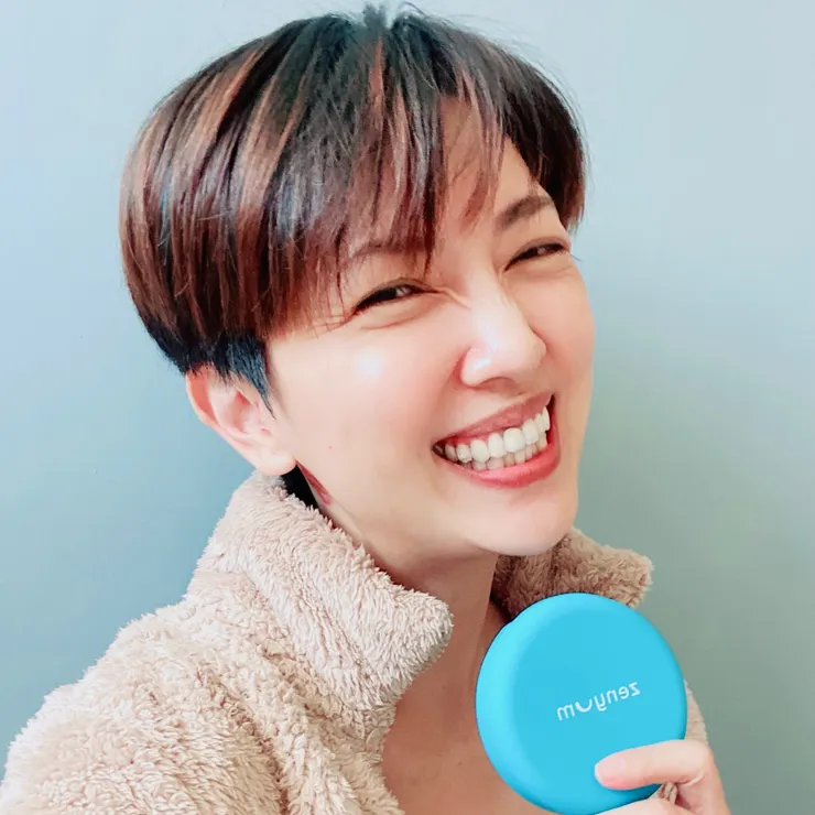 從小我就很嚮往一口整齊的牙齒，笑起來很好看，跟人講話也不用一直在意自己的牙齒，可是我覺得最重要的是，我想要更喜歡自己的樣子。