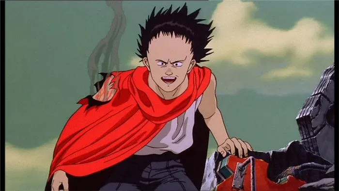 鐵雄象徵性地為自己披上超人的紅色披風，彷彿握有主宰他人生死的權柄。來源：《阿基拉》劇照。