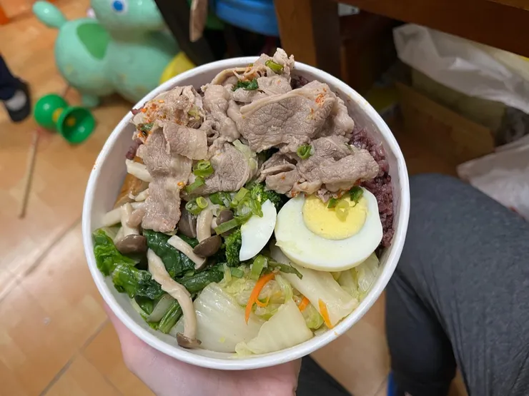 壽喜牛五花飯半。