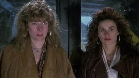 《死亡念頭》裡交換殺死對方老公的姊妹淘