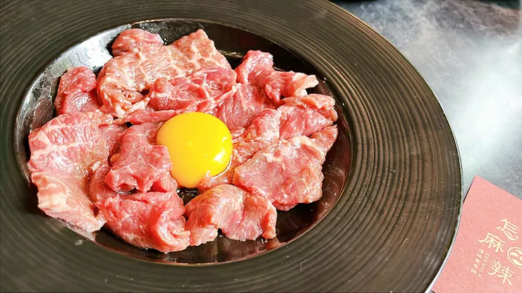 桃園青埔美食【怎麻辣頂級鴛鴦火鍋】麻辣鍋推薦