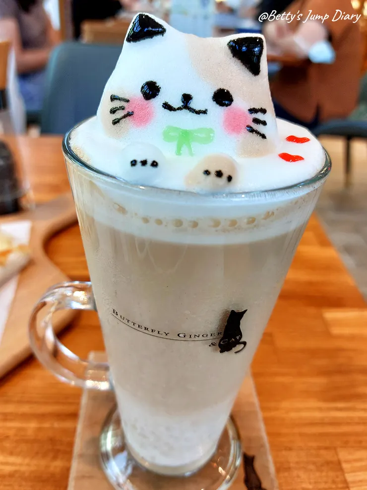 ▲龍潭「野薑花與貓」庭園餐廳/ 圖片來源:Betty's Jump Diary