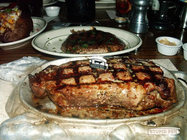 我點那塊牛排與部分附餐