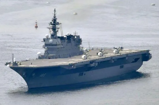 日本海上自衛隊擁有的出雲號配備直升機的護衛艦〈聯合新聞〉