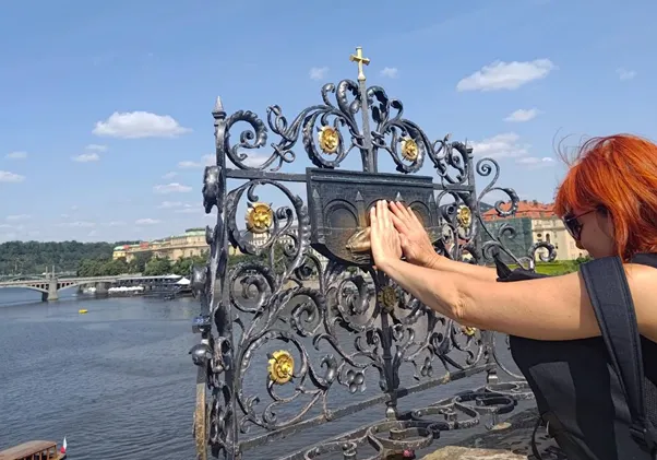 給我好運! 摸摸摸~