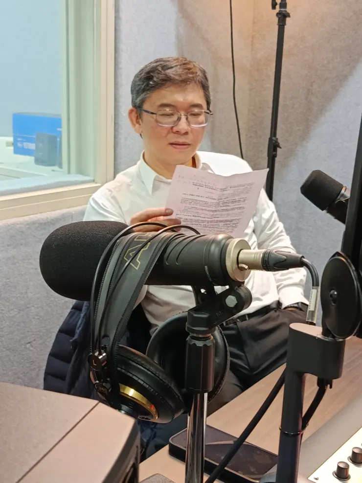 「既然平台在台灣賺取大量廣告費,就應負起相對應的管理責任。」莊科長直言,天下沒有白吃的午餐,「免錢的最貴」。