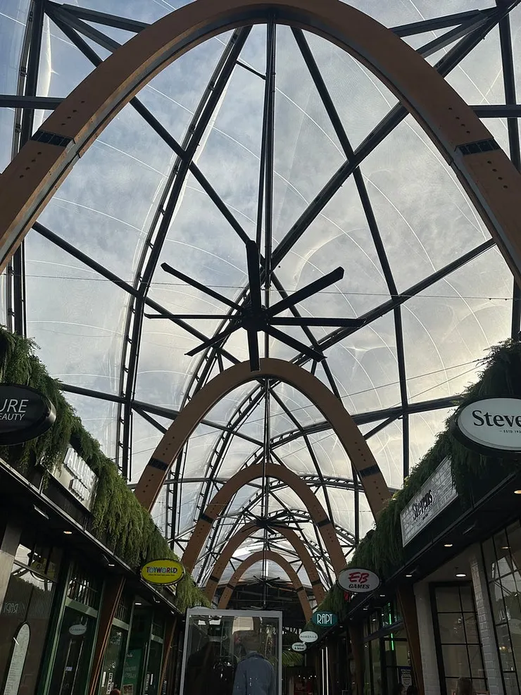 蹭室友的車出門,順便去逛了一下最近的百貨公司