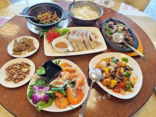 永安漁港 滿滿海味（圖片截圖於網路）