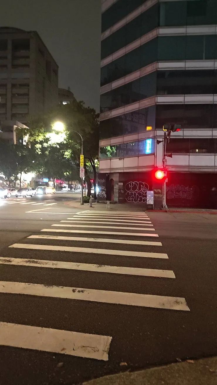 無論客觀上怎麼說，主觀和感受上，看完《功夫》讓我一路走了快90分鐘回家的情緒才是最真切的