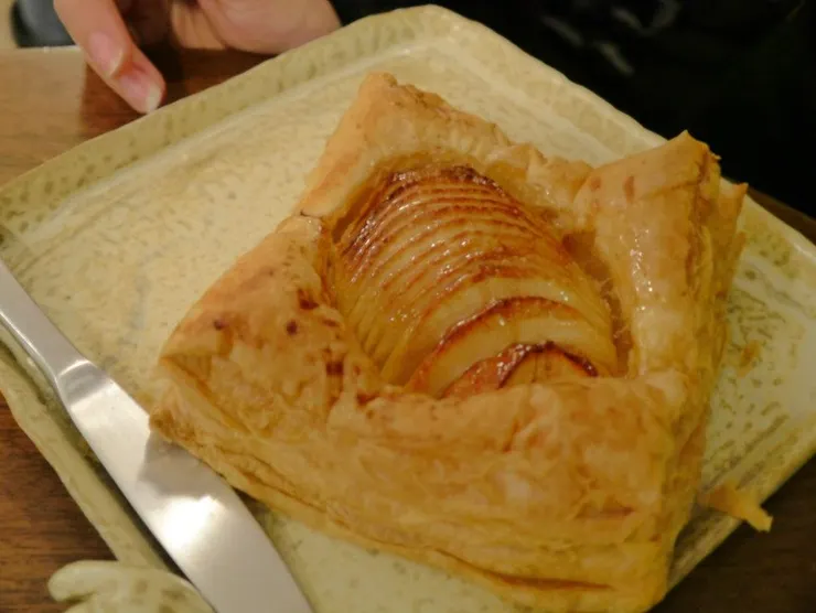 當時在店裡做的蘋果派，也第一次知道自己做的食物可以賣，間接促成幾年後做了幾次私廚。