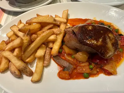 布達佩斯Menza餐廳必吃：國寶豬與肥美鴨肝的極致盛宴