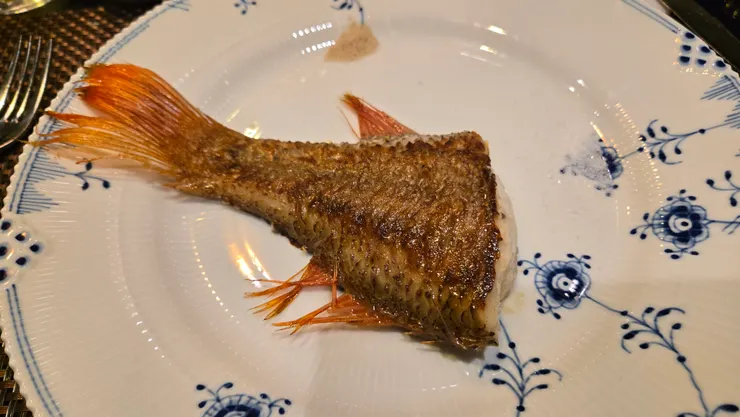 近幾年來第一次忘了客制成半邊紅喉魚(極致鮮嫩美味…)