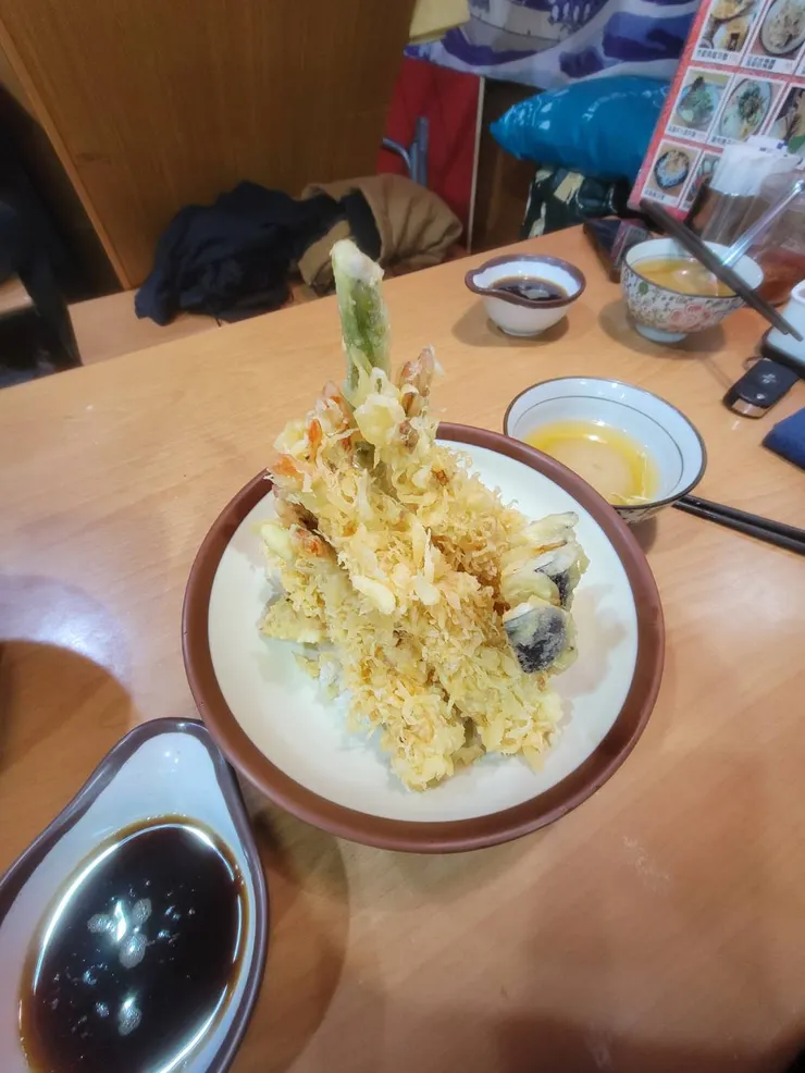 等工作有小成,再去吃奢侈天丼
