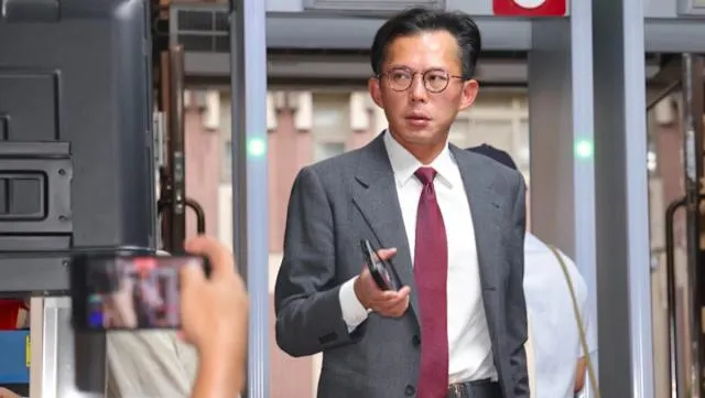 近日，媒體爆料民眾黨主席黃國昌組織狗仔團隊跟拍綠營政治人物，令台灣社會嘩然。（圖：太報）