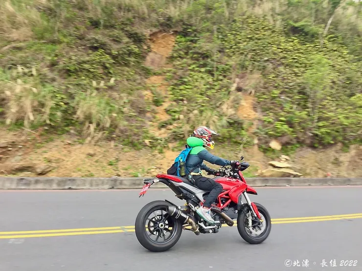 北宜公路上的重機騎士