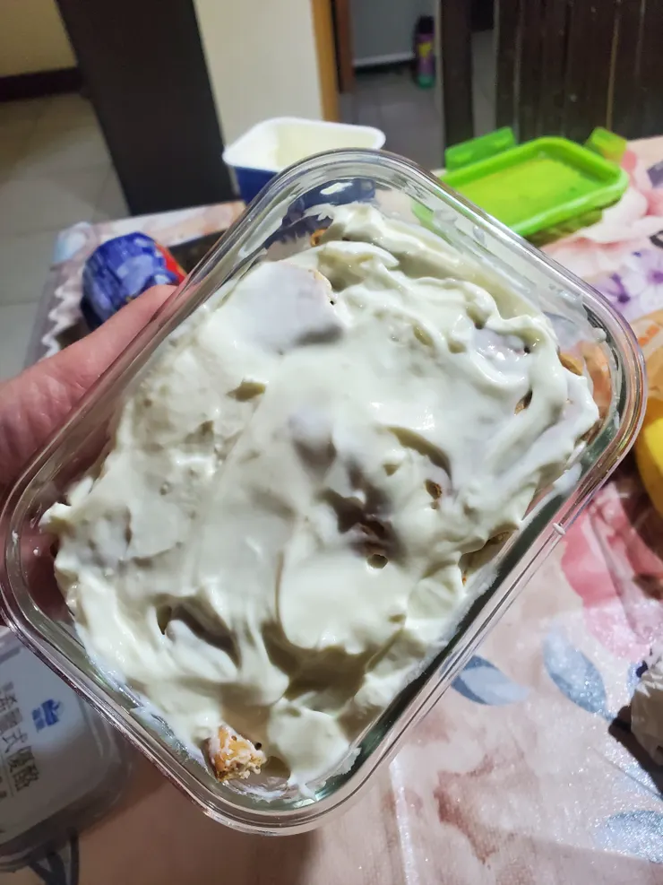 一層餅乾一層優格