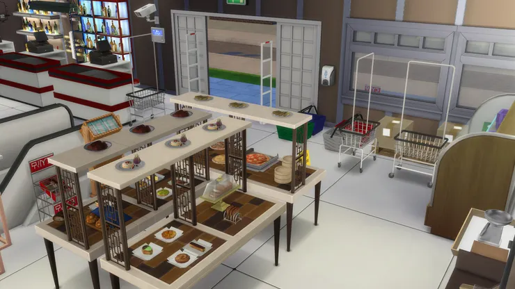 本來無意在架子頂層放貨物，但很想讓人體驗一下香港超市的擠迫感。香港的超市連櫃頂都放滿了貨物！只是還未上架。