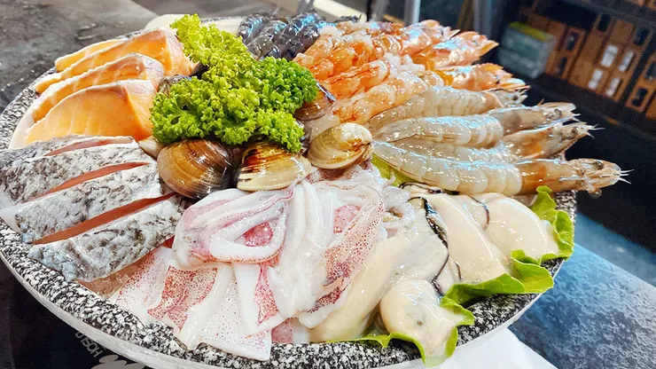 【武鶴和牛火鍋-吉林總店】A5和牛吃到飽、鱈場蟹腳吃到飽,送波士頓龍蝦│台北火鍋吃到飽推薦