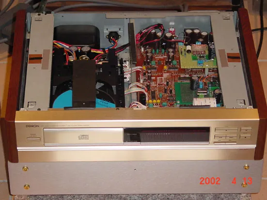 這是唱盤內部照片,不過各位看到已是修改過了的