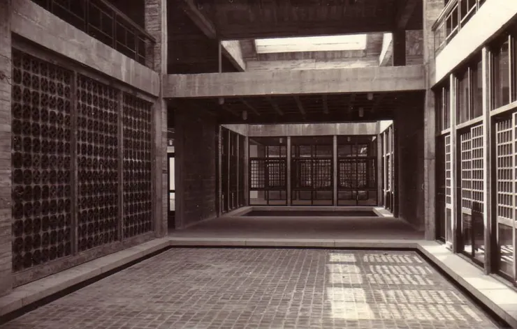 臺大第一學生活動中心，剛完工的中庭空間（圖片來源：王大閎建築研究與保存學會）