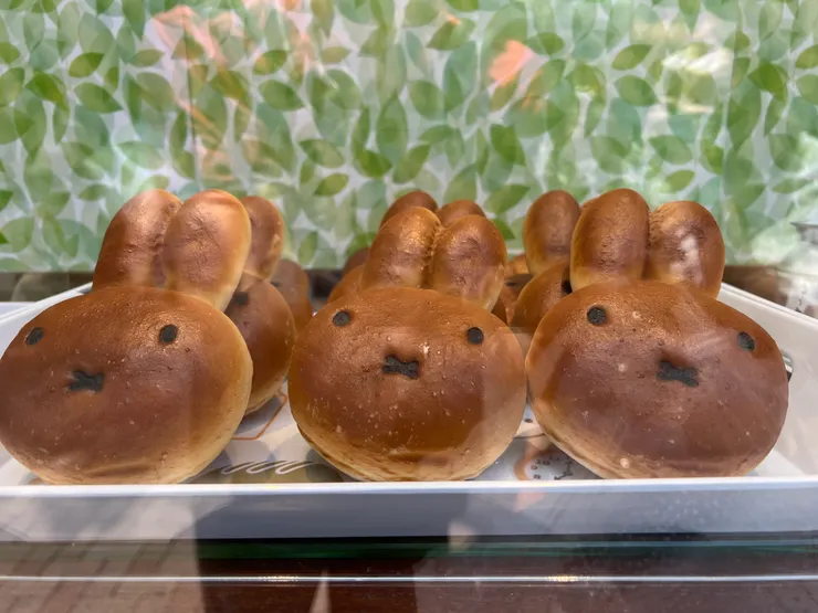 還有烤焦米飛兔麵包 >////<