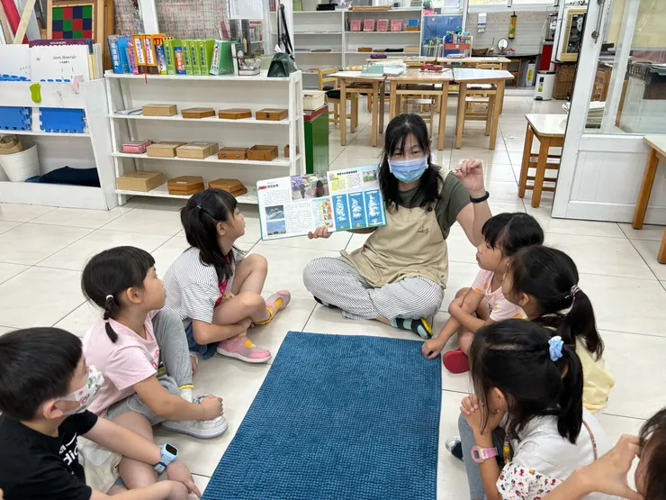 上華蒙特梭利小學在台南是一所獨特且充滿創意的實驗學校，提供從小學到高中完整的教育體系。這所學校自成立以來已有七年 介紹 