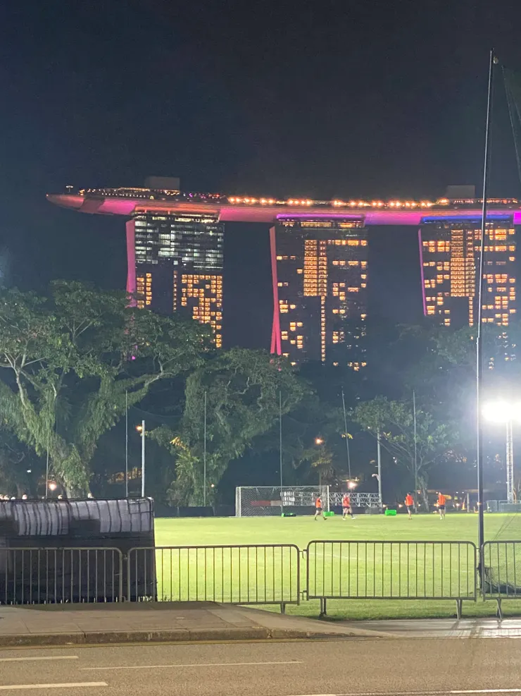 夜晚的濱海金沙酒店