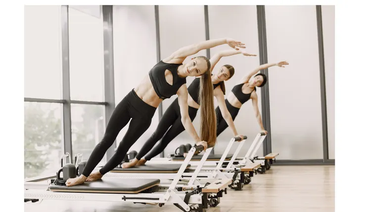 器械皮拉提斯提供類似水中的不穩定平面,以及比墊上更多的本體感覺回饋