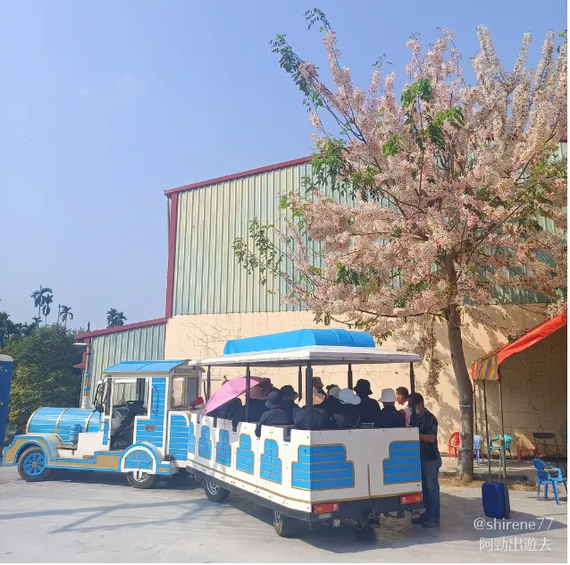 來回車資100元，可以在市集折抵50元。