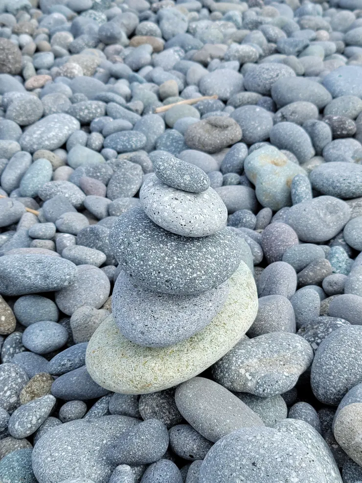 三仙台的海浪漫上石灘時,會發出非常清脆好聽的聲響。好像石頭從來都說不出口的那些話,都散落在這些聲浪之中了。