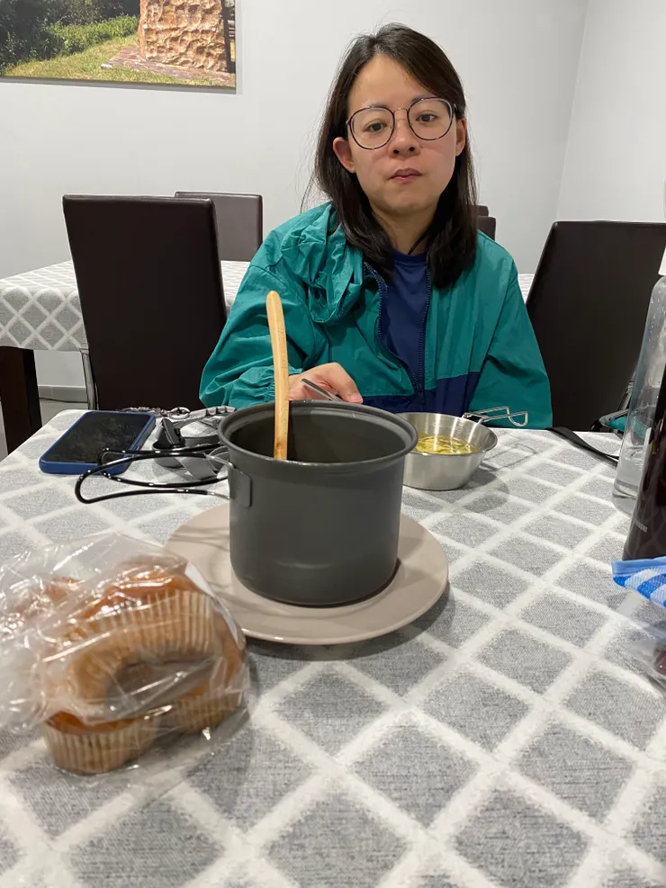 每天走完都兩眼無神，小腿腫漲，腳底板痛