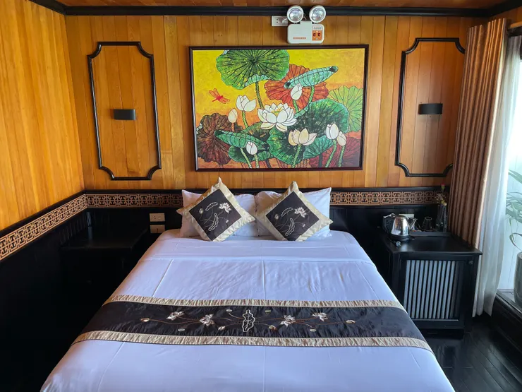 下龍灣郵輪總統套房房間