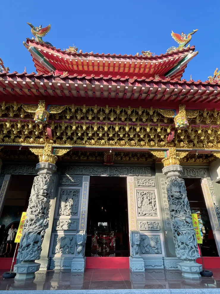 龍柱及牆上浮雕工藝之美