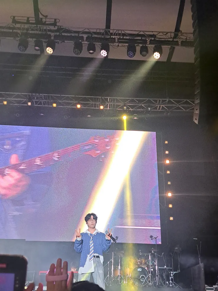 10cm 權正烈給粉絲的拍照時間