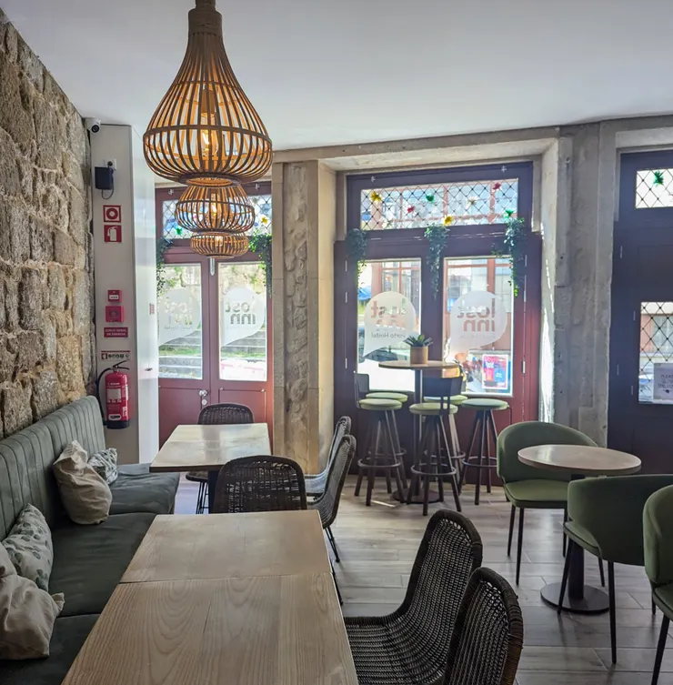 舒適的旅社交誼廳