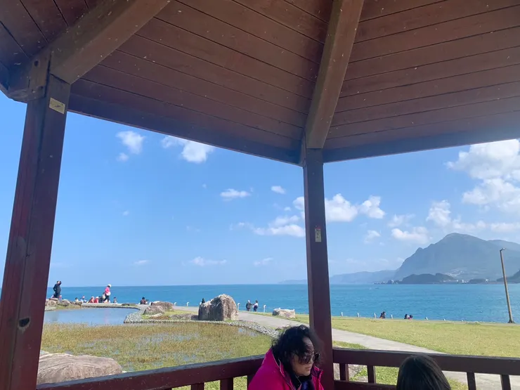 從基隆北端看向九份