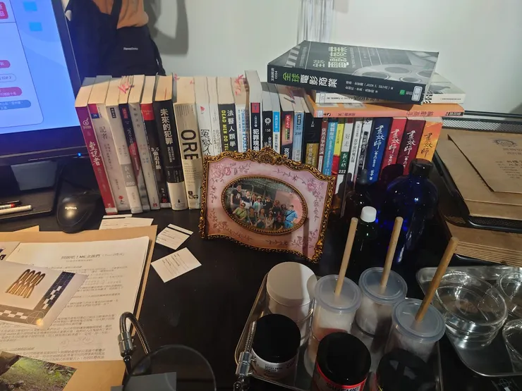 最後一天逛空總，很認真看擺了啥書