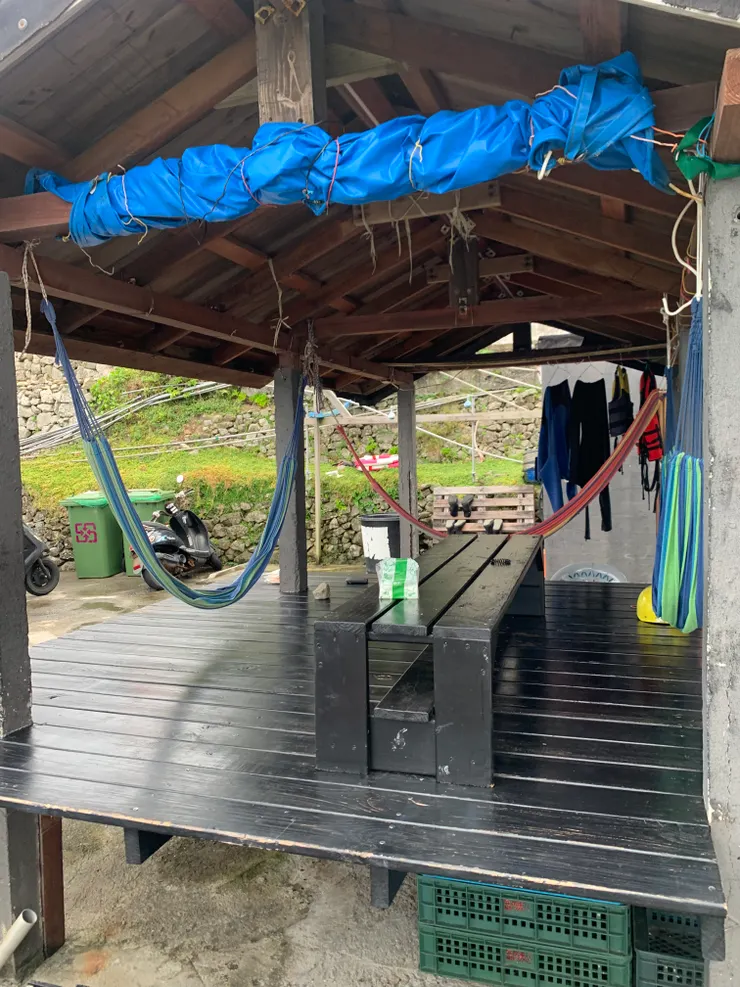 愛死這個小涼亭,白天進來的時候也會看到工作人員很煞氣的躺在吊床上聊天,超chill的!