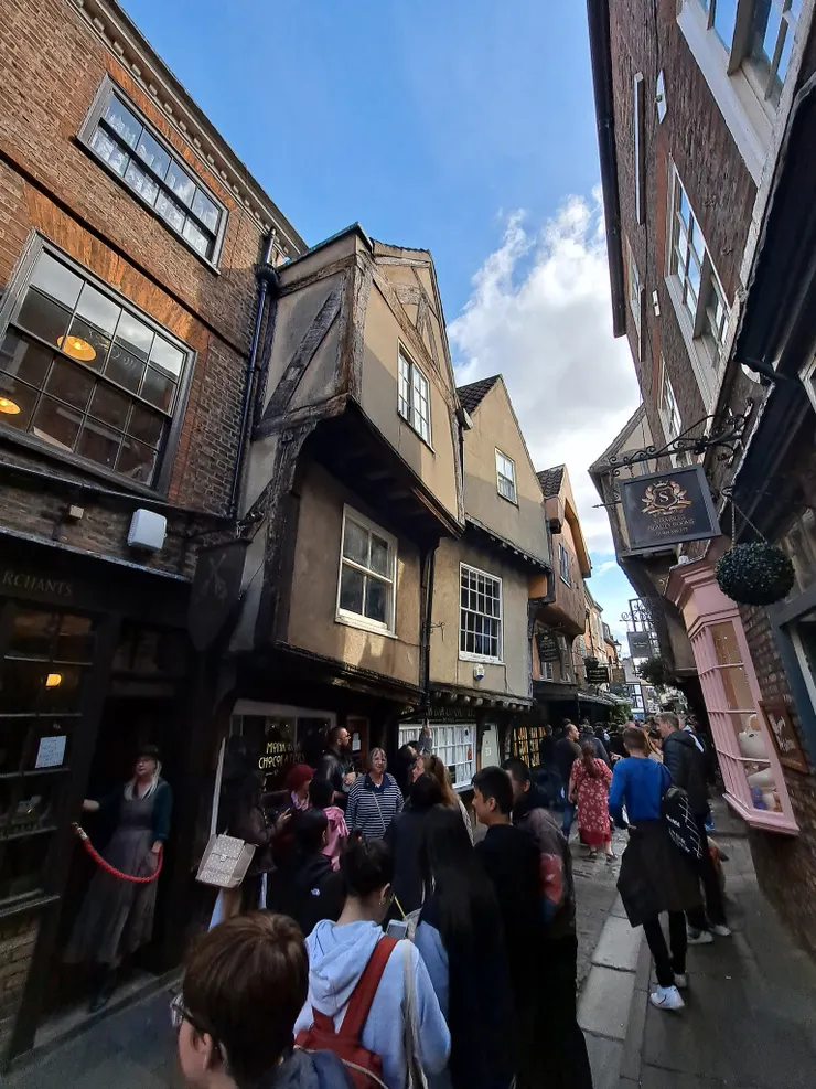 斜角巷人山人海