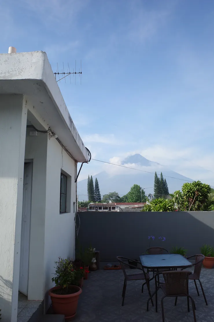 些微害羞的阿瓜火山。