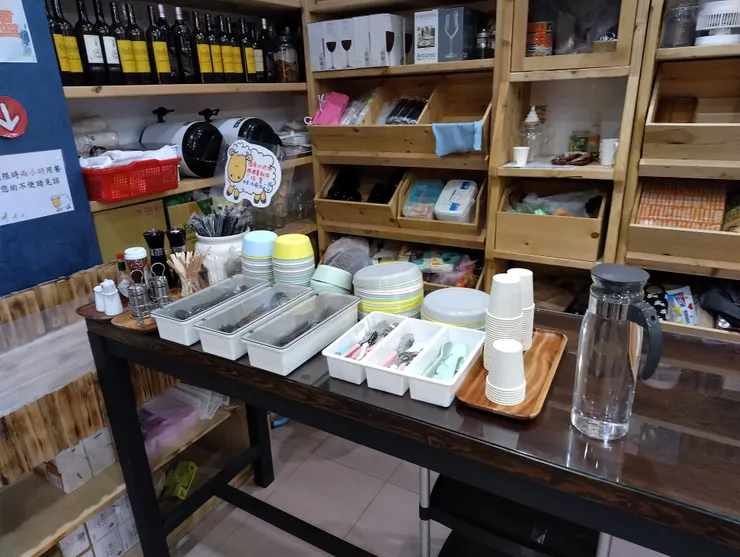 餐具自取有提供小朋友的餐具