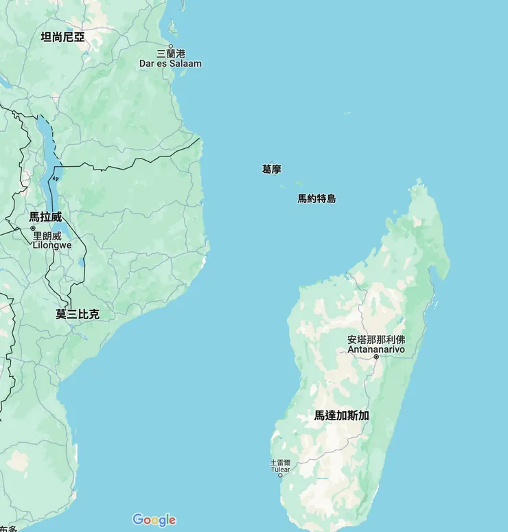 葛摩聯盟，通稱葛摩，是非洲阿拉伯國家島國，位於印度洋莫三比克海峽北部，莫三比克和馬達加斯加之間。主要領土為三座火山島：大葛摩島、莫洛尼島以及昂儒昂島。此外，葛摩聯盟政府宣稱法國統治的馬約特島也屬於葛摩。葛摩的領土還包括了其他許多小型島嶼。