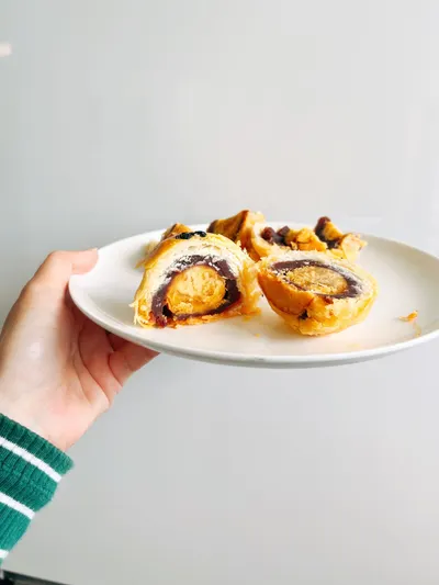 一顆要一百塊的貝加貮烘焙蛋黃酥～～