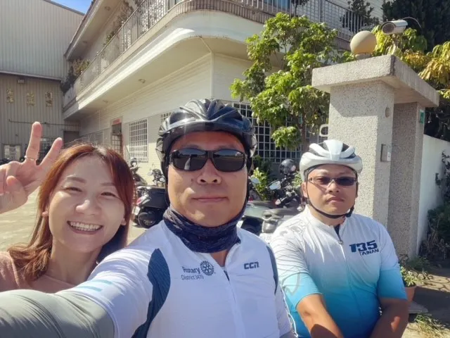 順道繞到老婆的公司，老婆、我與克林