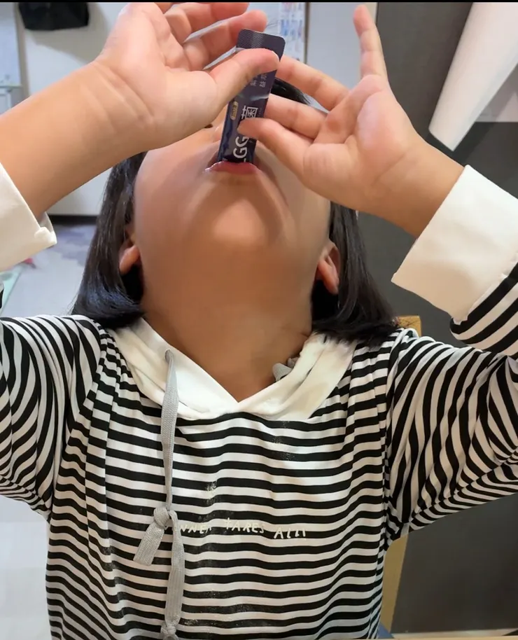 和和研的LGG益生菌，小孩也能容易撕開，自己吃喔