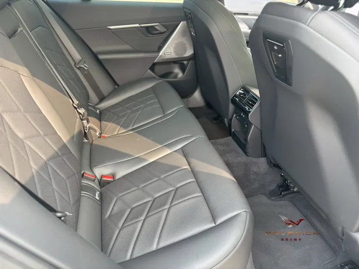 BMW G60 520i韓國中古車內裝