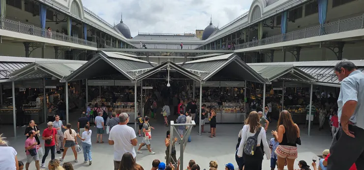 聖卡塔琳娜街(Rua Santa Catarina) 行人徒步區 - 附近的傳統市場