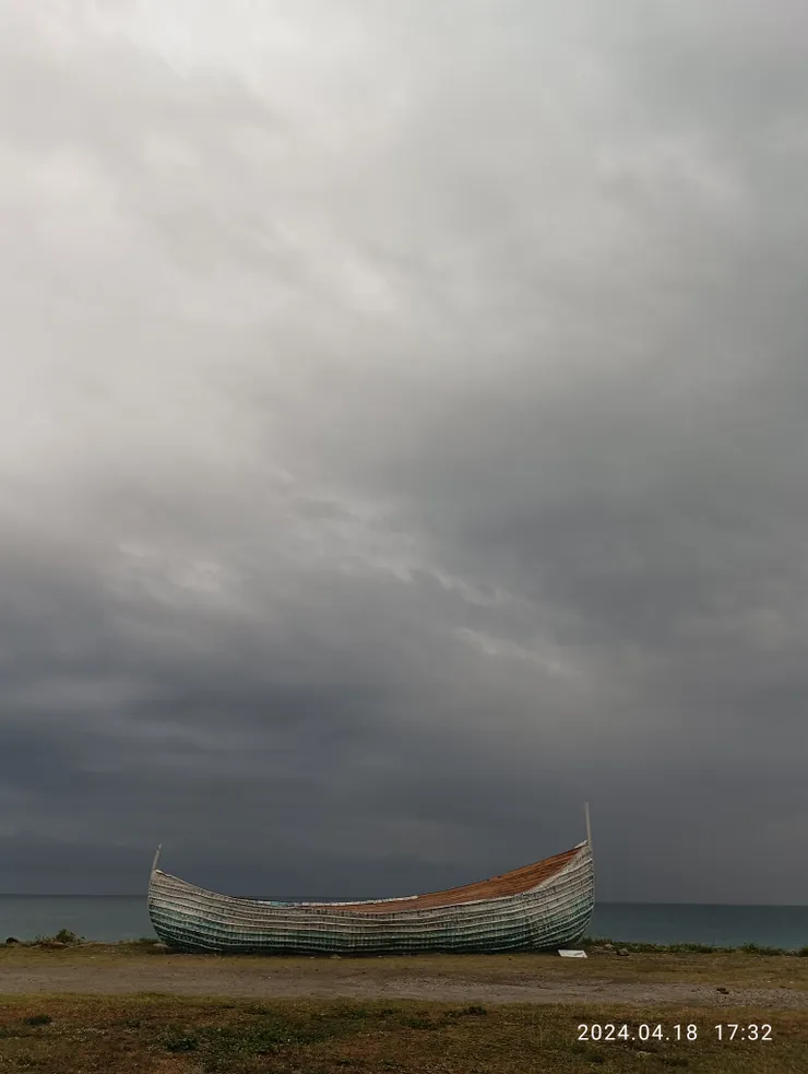 幻霞流蕩天不依，向晚人生舟不繫