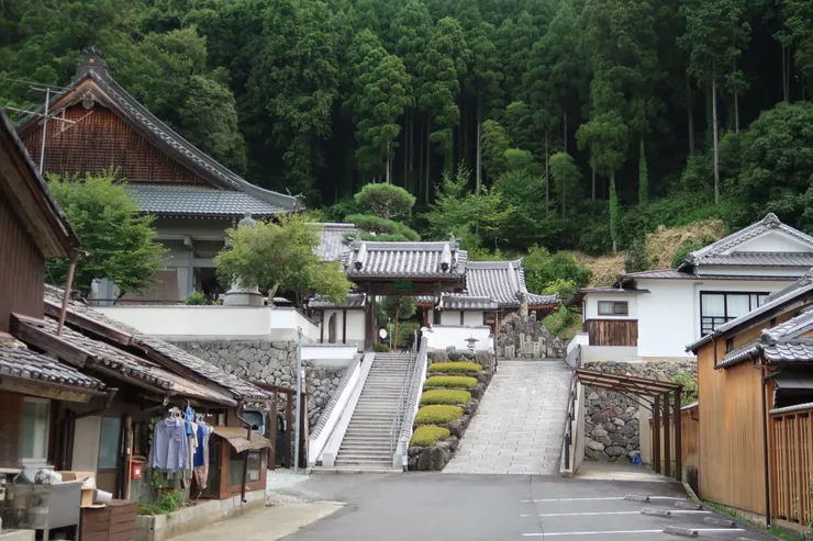 非常原生態的舊街區。